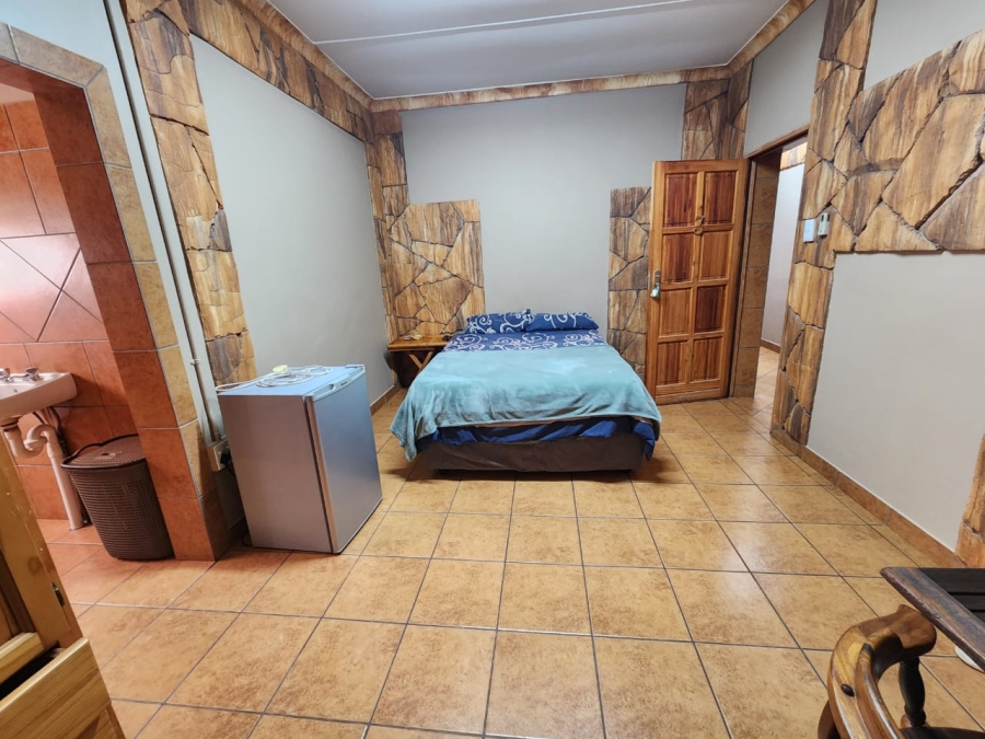 To Let 7 Bedroom Property for Rent in Kathu Northern Cape